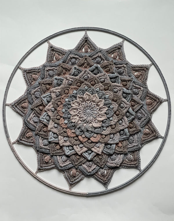 Asteria Mandala 02 18in